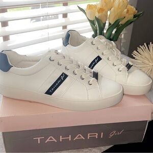Tahari White Sneakers Minimalist Design Casual